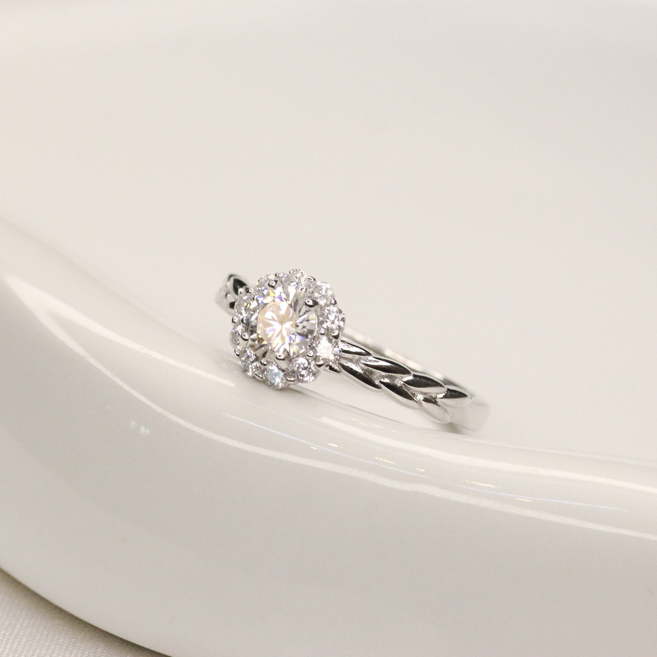MOISSANITE