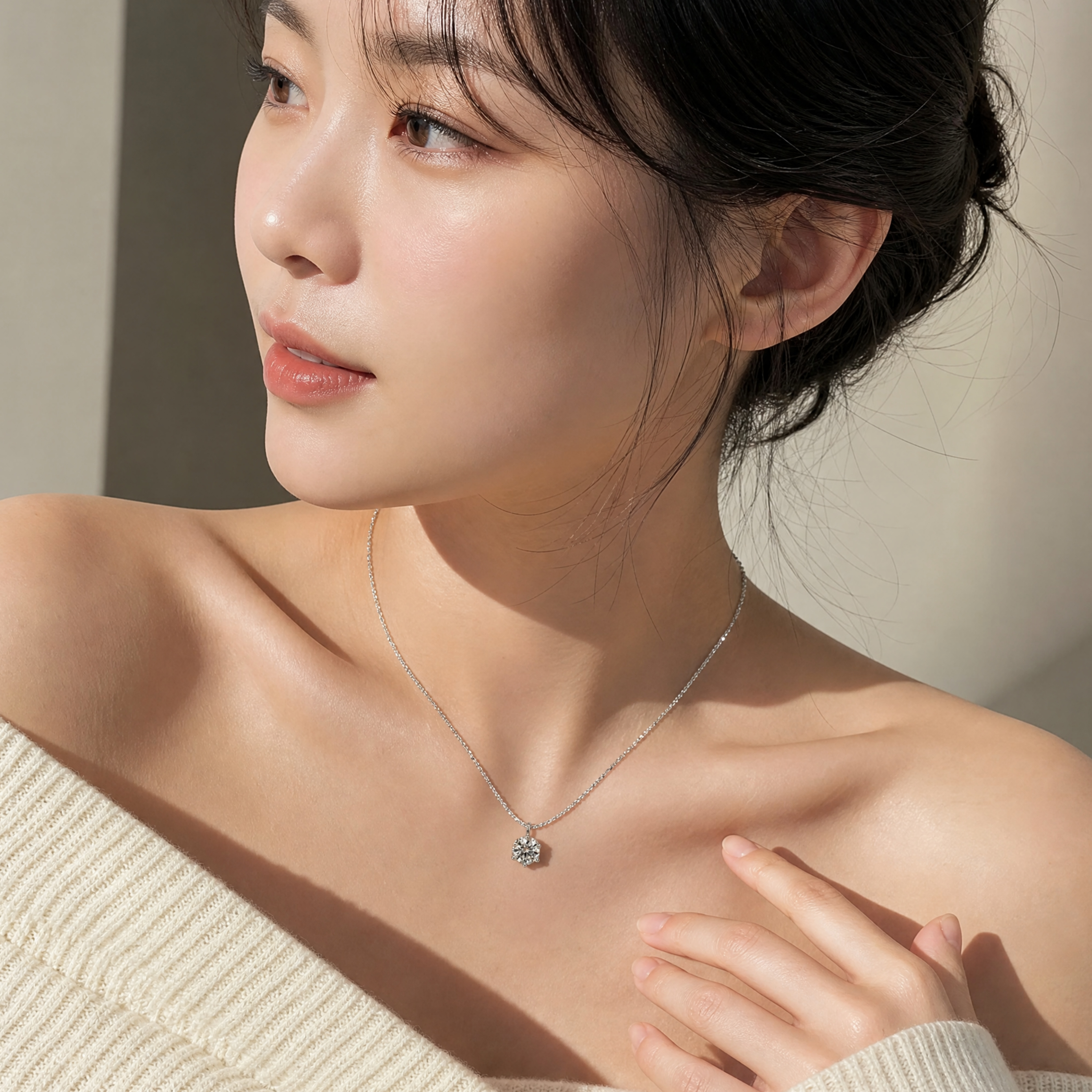 사이드 크라운 모이사나이트 목걸이